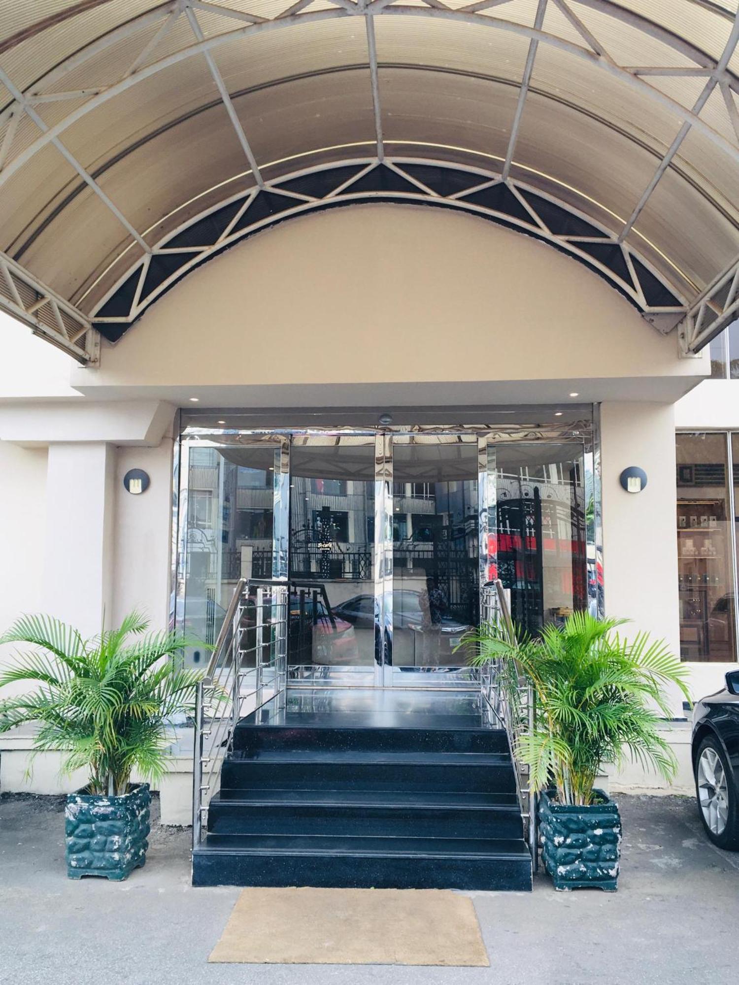 Summerset Continental Hotel Maitama By T E L E Hospitality Abuja Exterior foto